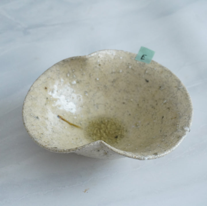 安達 健】黄灰釉 五寸鉢 二弁 – クラシコサエル