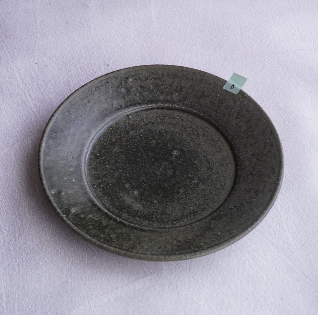 叶谷 真一郎】7寸リム皿 黒翠 – クラシコサエル