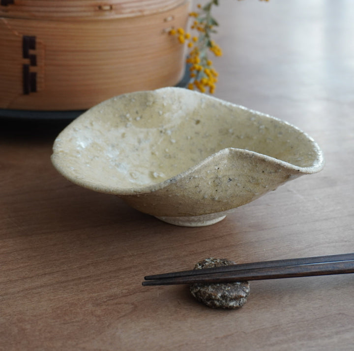 安達 健】黄灰釉 五寸鉢 二弁 2025 – クラシコサエル