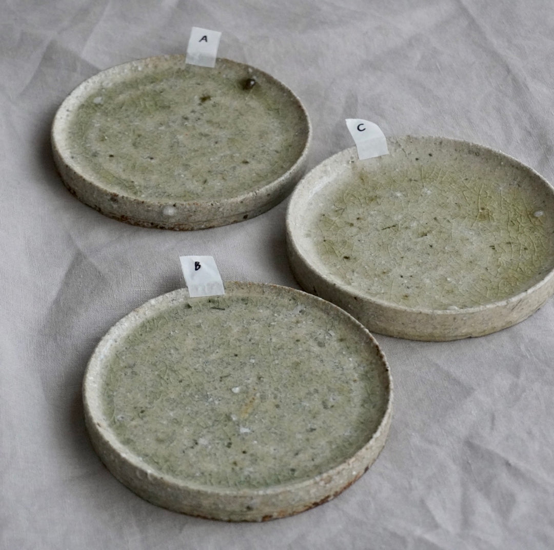 安達 健】淡緑灰釉 四寸プレート – クラシコサエル