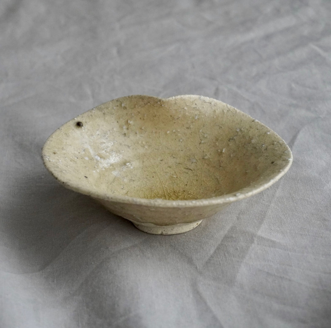 安達 健】黄灰釉 五寸鉢 一弁 – クラシコサエル