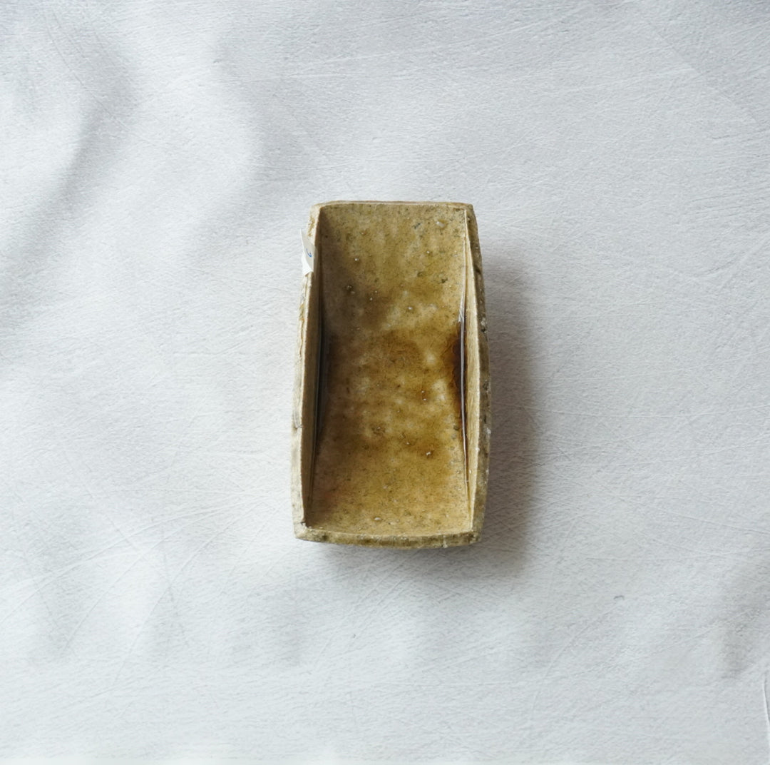 再入荷／【安達 健】茶灰釉 六寸舟形鉢 2025 – クラシコサエル