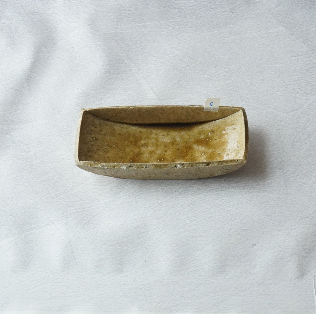 【新品未使用】【入手困難】安達健　茶灰釉　舟形鉢　2点セット 再入荷／【安達 健】茶灰釉 六寸舟形鉢 2025 – クラシコサエル