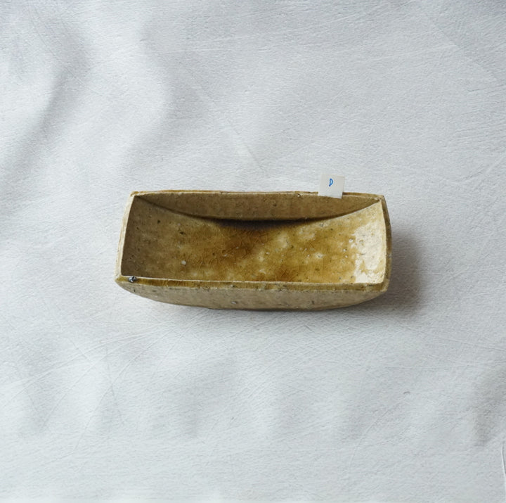 【新品未使用】【入手困難】安達健　茶灰釉　舟形鉢　2点セット 安達 健】茶灰釉 六寸舟形鉢 2025 – クラシコサエル